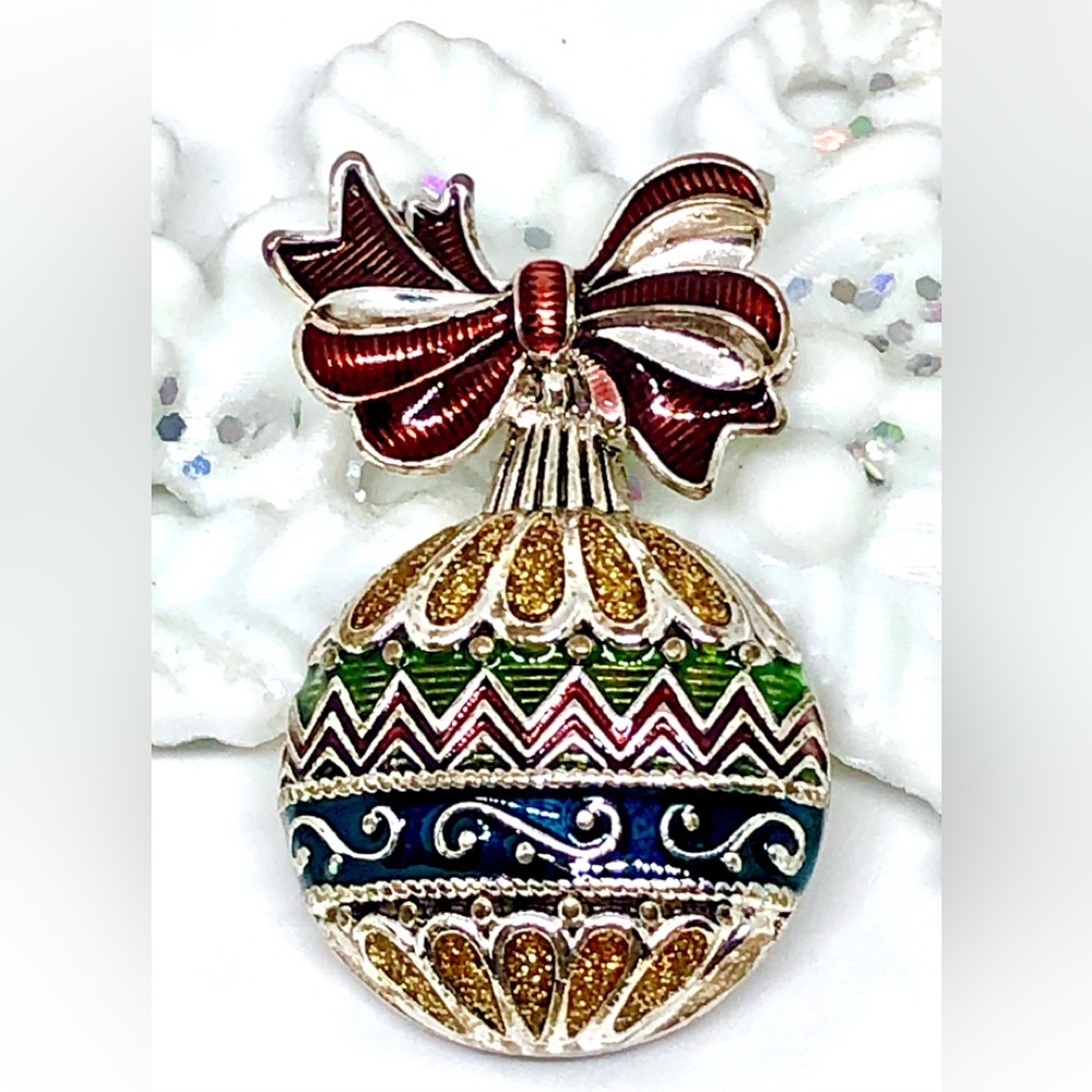 Vintage Avon Holiday Cheer Victorian Ornament with Ribbon Multicolor Brooch Pin